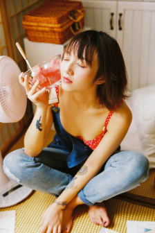 年轻妻子的秘密